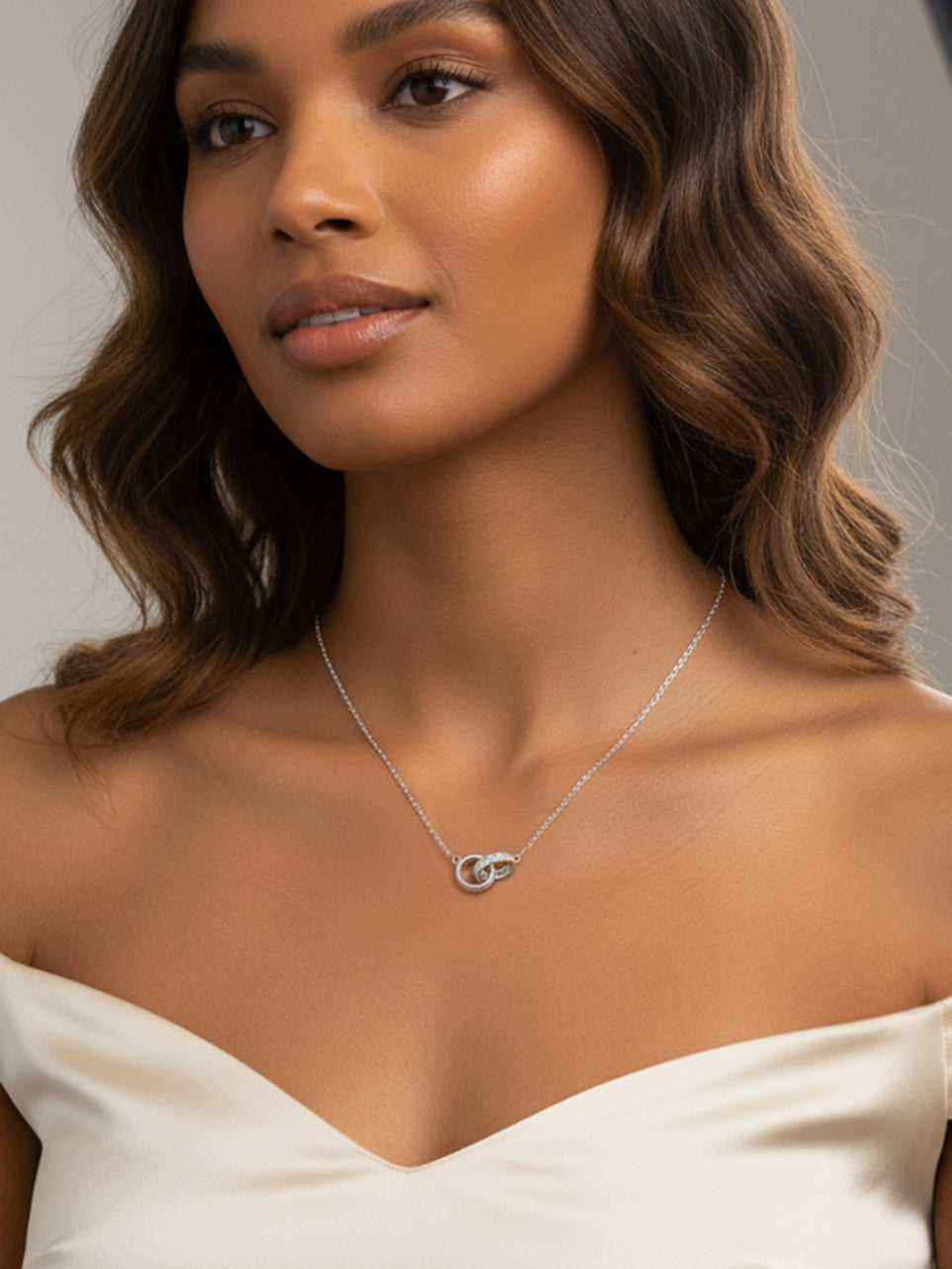 925 Sterling Silver Interlinked Rings Moissanite Pendant Necklace