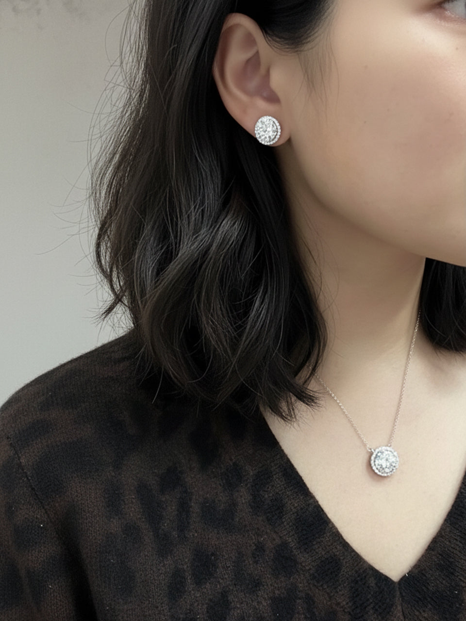 925 Silver Round Cut Moissanite Halo Setting Necklace