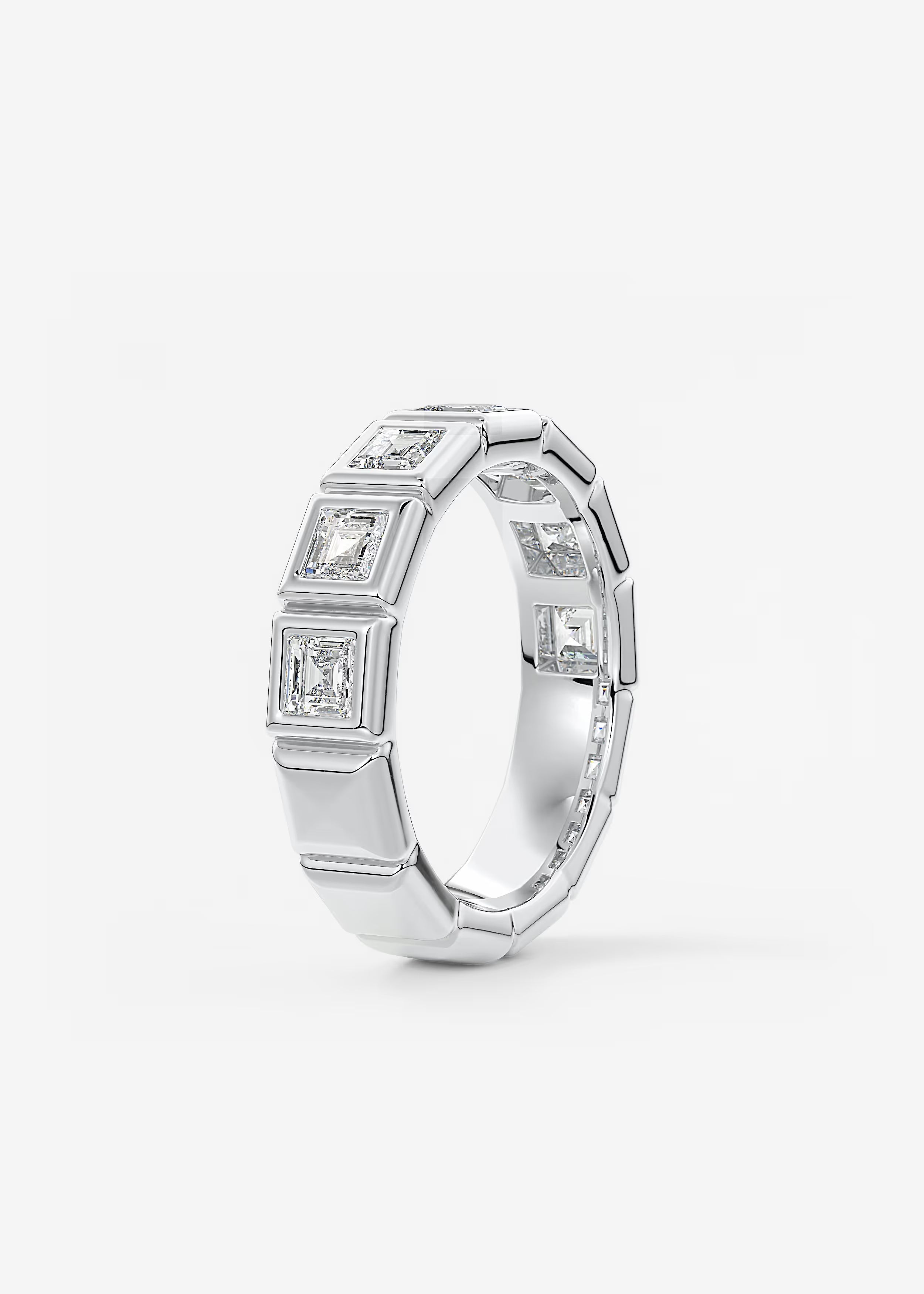 Gold Band with Square Bezel‑Set Lab‑Grown Diamonds in Modern Geometric Design